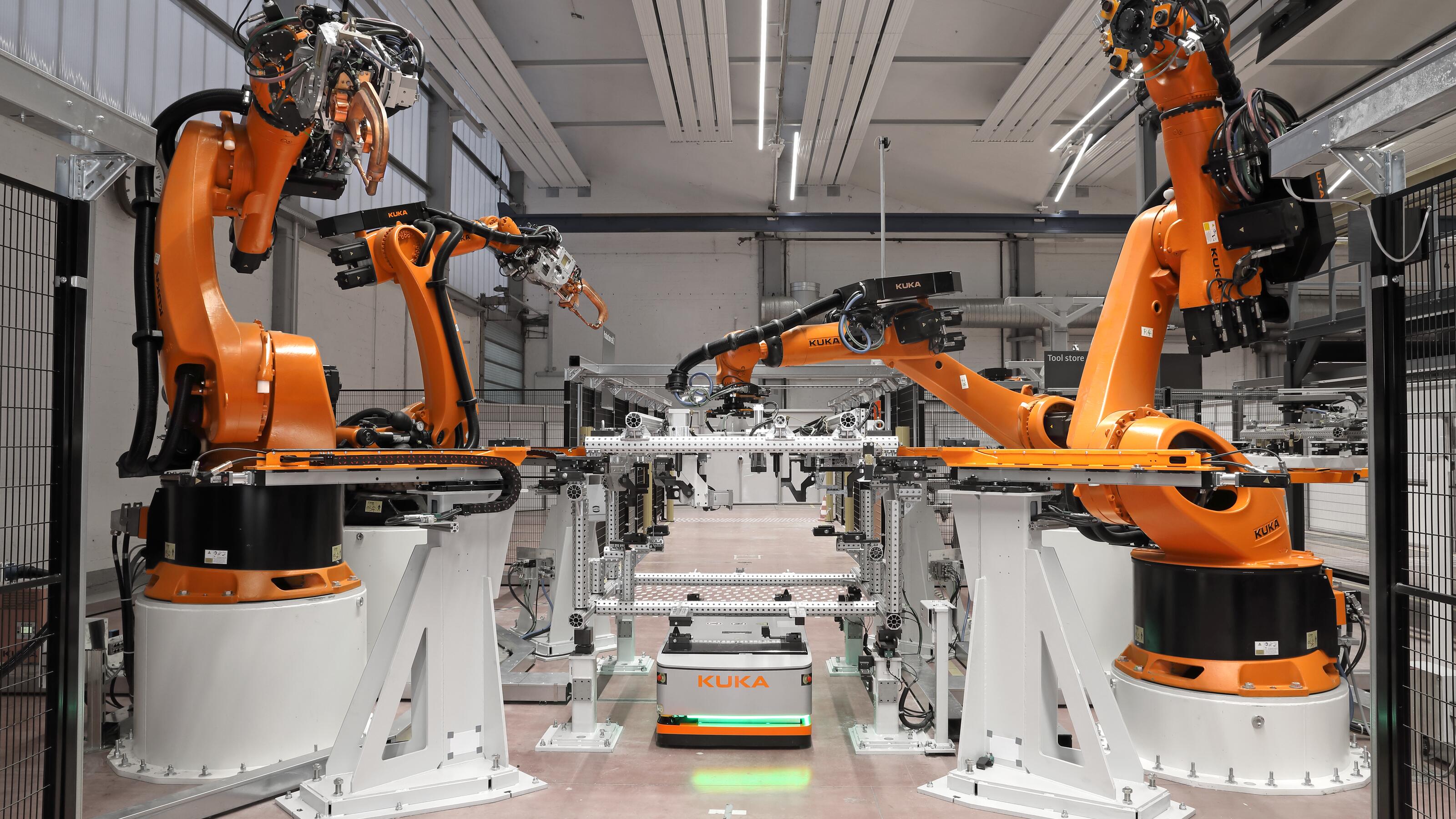 KUKA robots, smart production