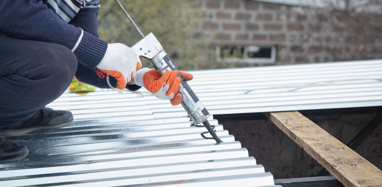 Sealant on metal (image: Shutterstock)